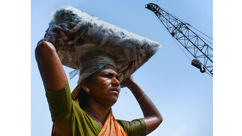 মূল্যস্ফীতির তুলনায় মজুরি বৃদ্ধির হার কম