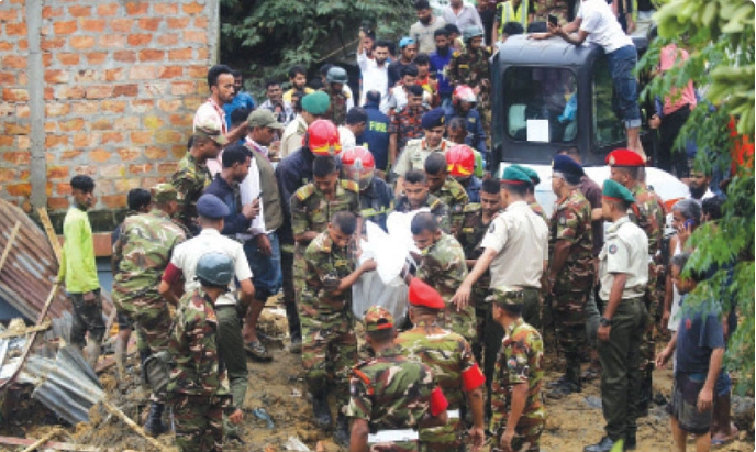 নিদ্রা থেকে চিরনিদ্রায় শিশুসন্তানসহ মা-বাবা